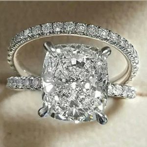 Woman's 2pc ring set